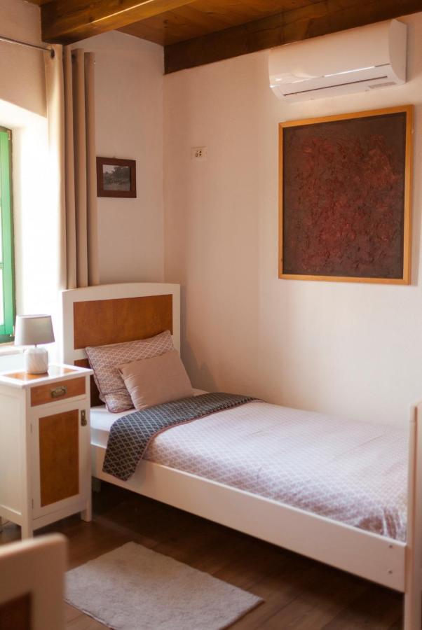 Dvor Strica Grge Apartman Kaštelir Kültér fotó